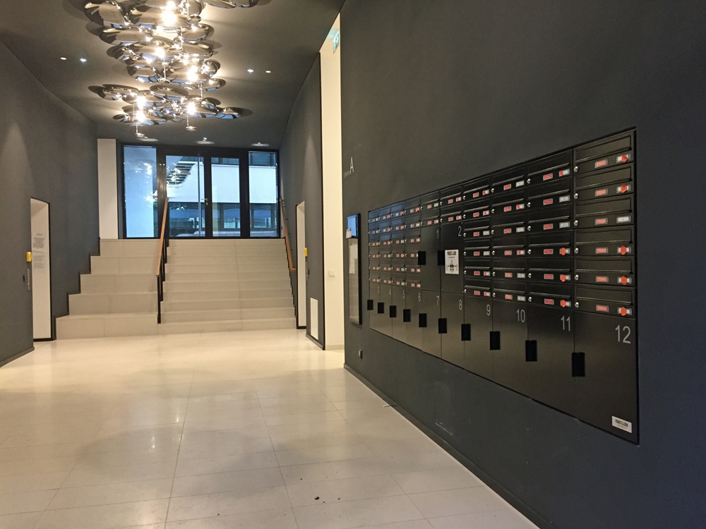 Brief- und Paketboxen in der Lobby Brief- und Paketboxen in der Lobby