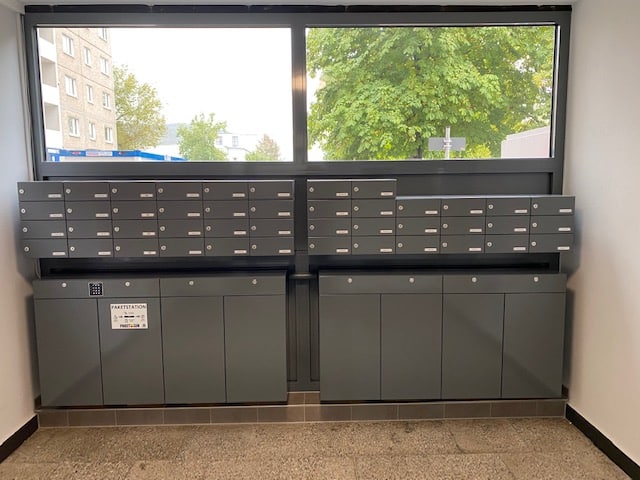 Paketfachanlage Schleuse innen